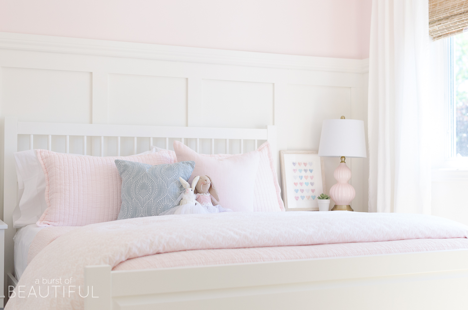 little girls pink bedroom