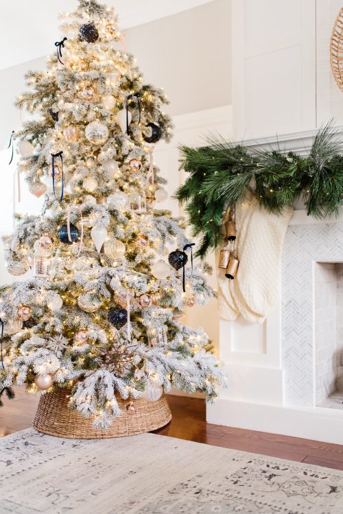 Step by Step Guide to Decorating a Beautiful Christmas Tree - Nick + Alicia