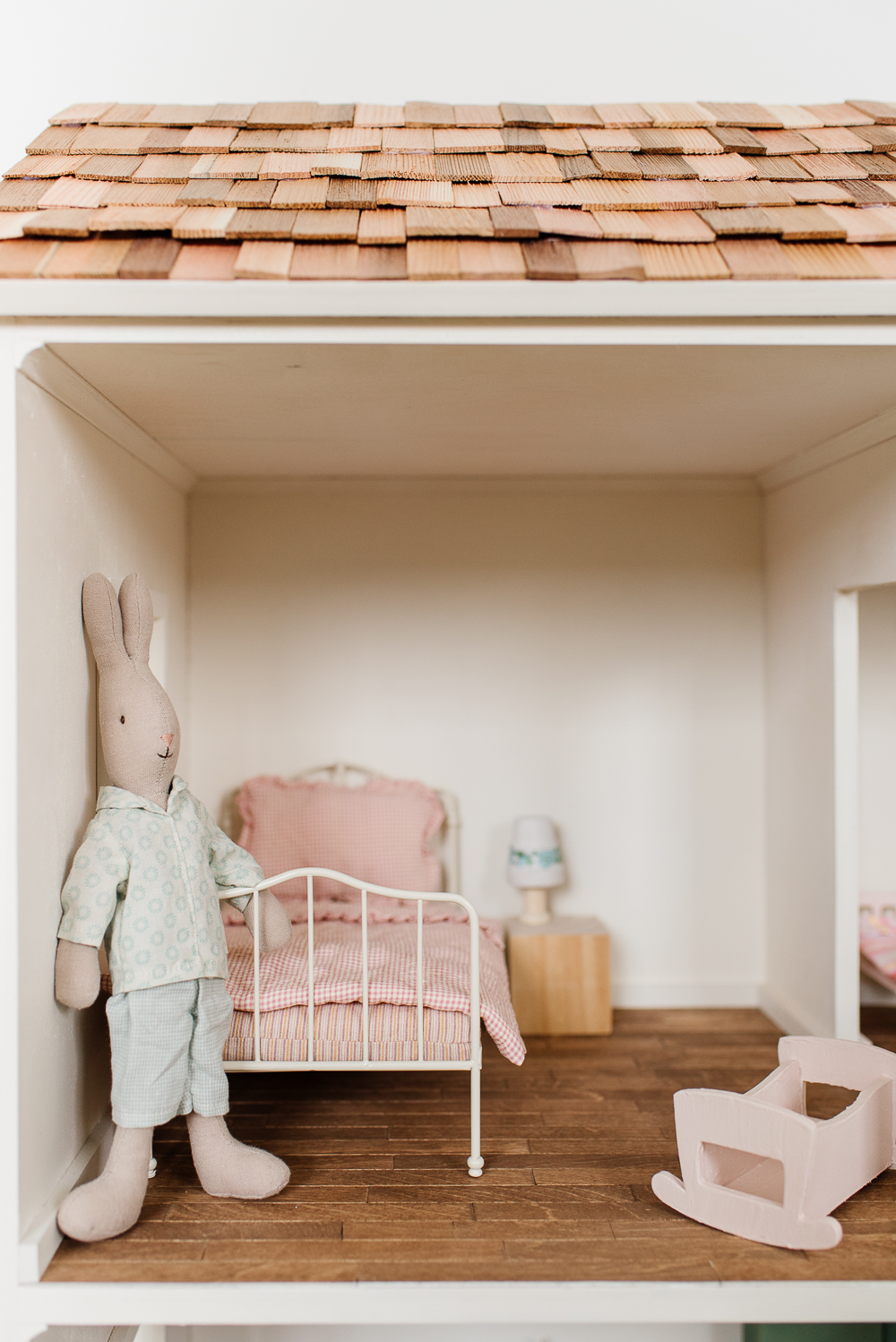 Make your own dollhouse online