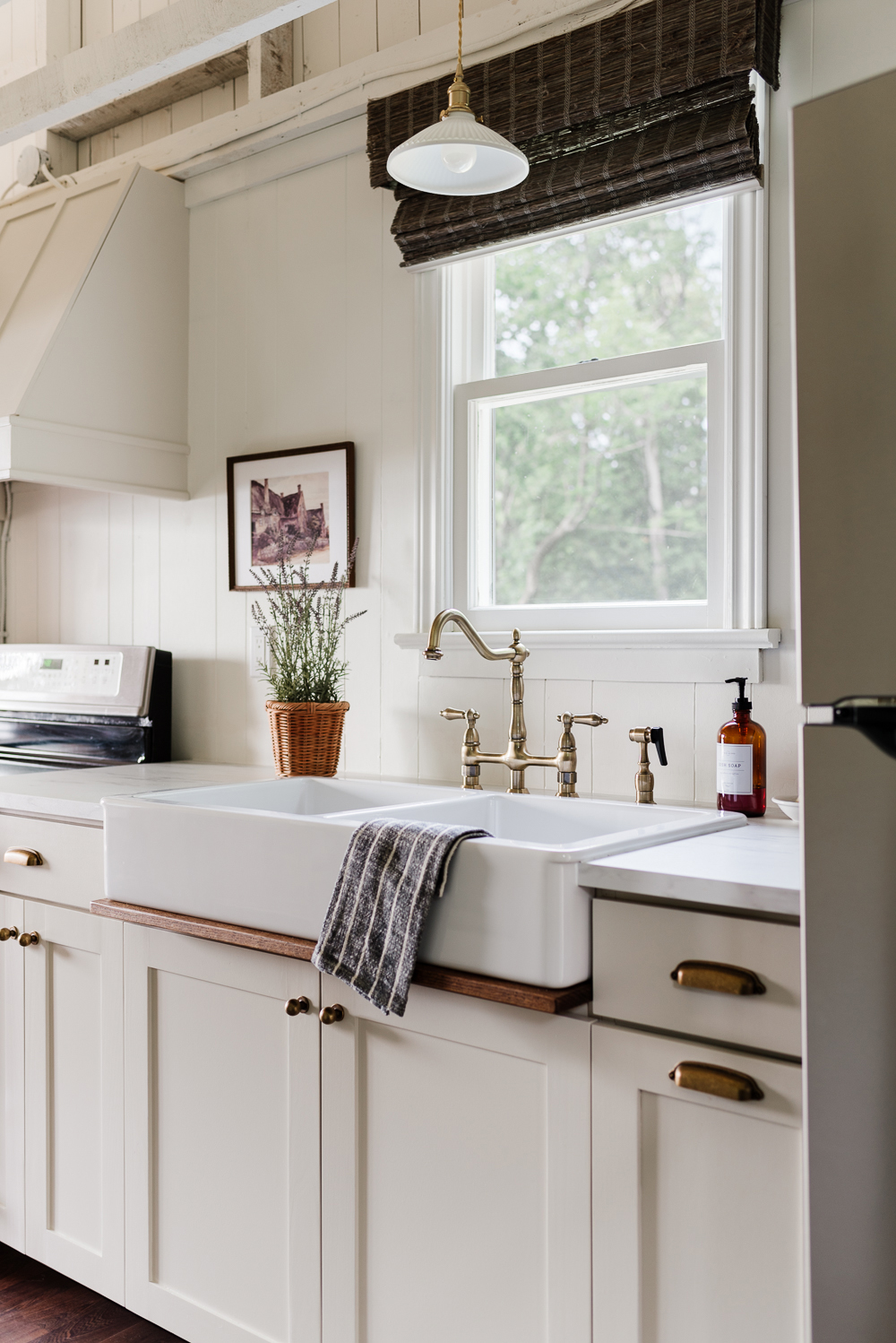 OC] Kitchen in New England cottage, recently remodeled [6615x4422] :  r/RoomPorn